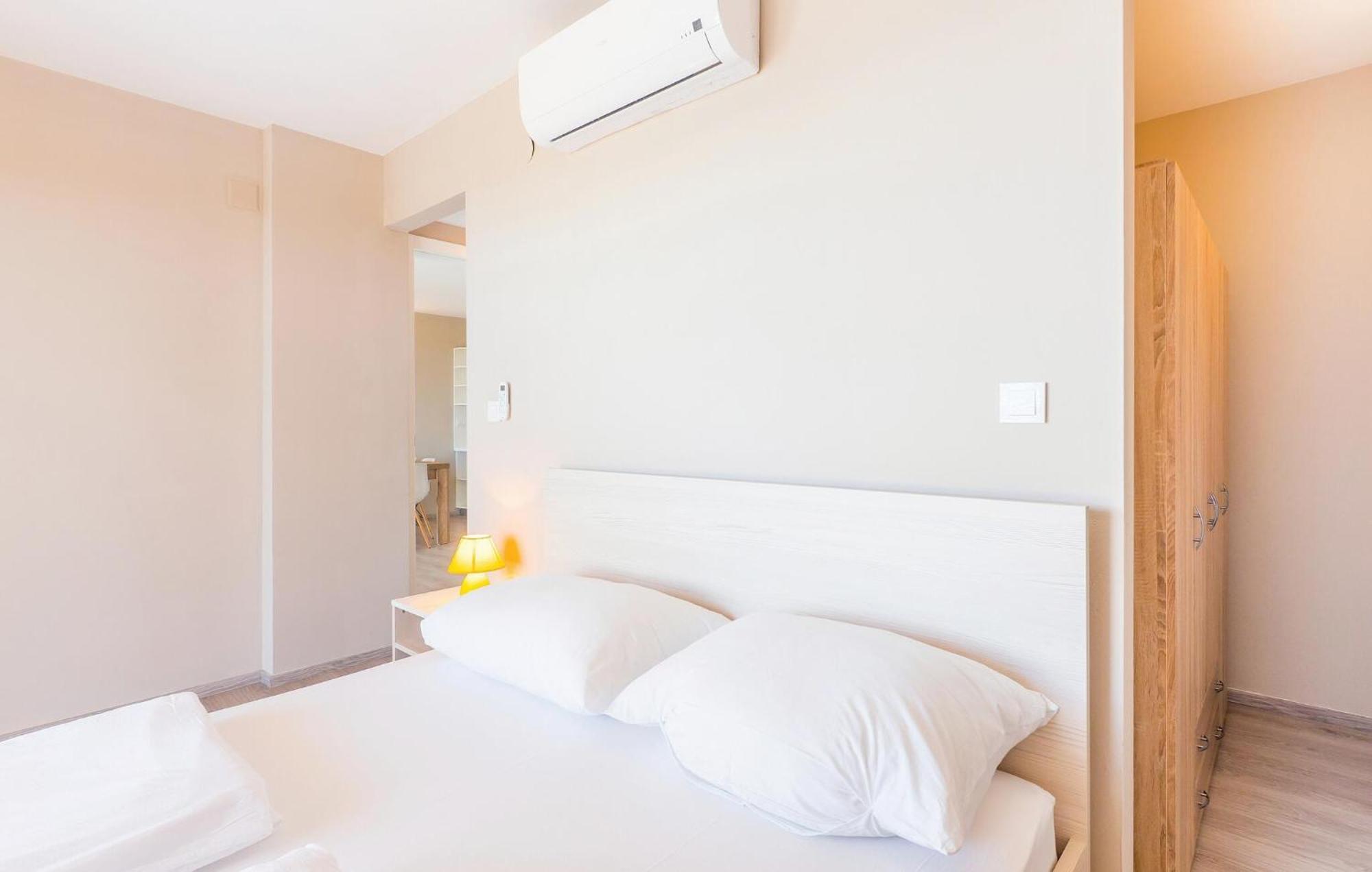 Pet Friendly Apartment In Povljana With Kitchen Exterior foto